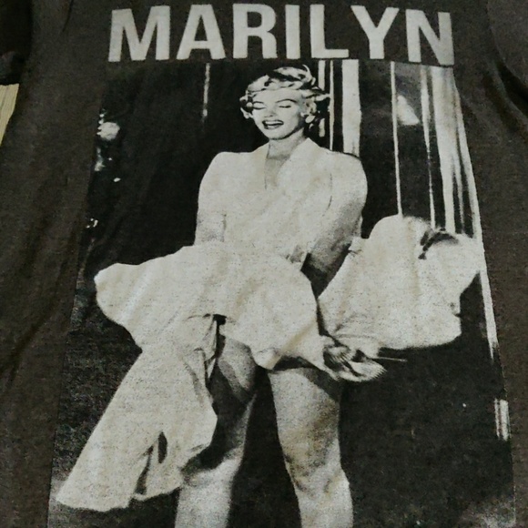 Marilyn Monroe Tops - 3⭐️for $12 Marilyn Monroe Tee. Size S